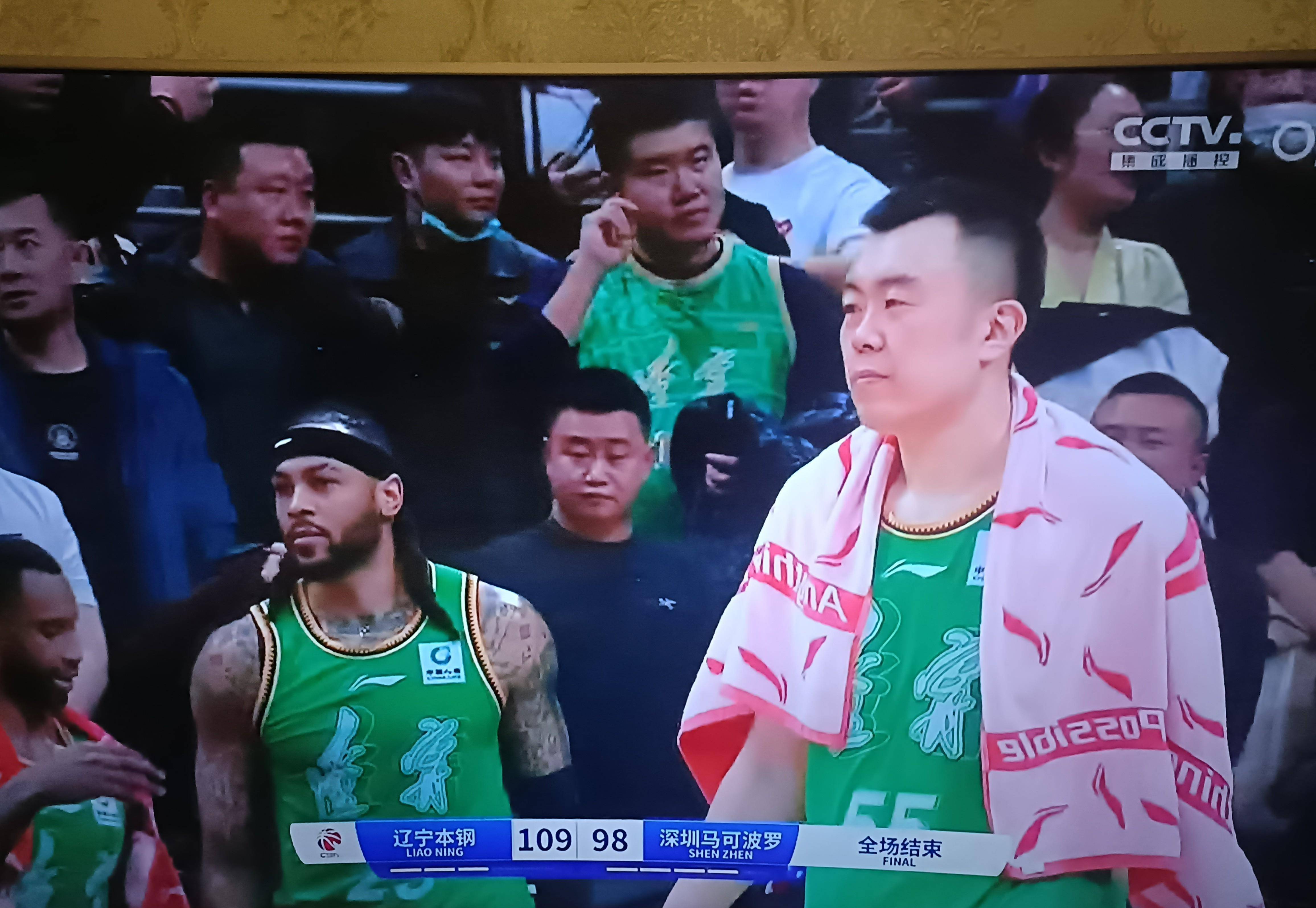 关于河南男篮在主场战胜深圳队，迎来胜利的信息